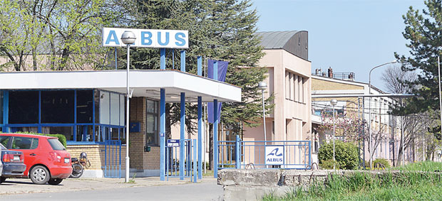 Опстао само Албус